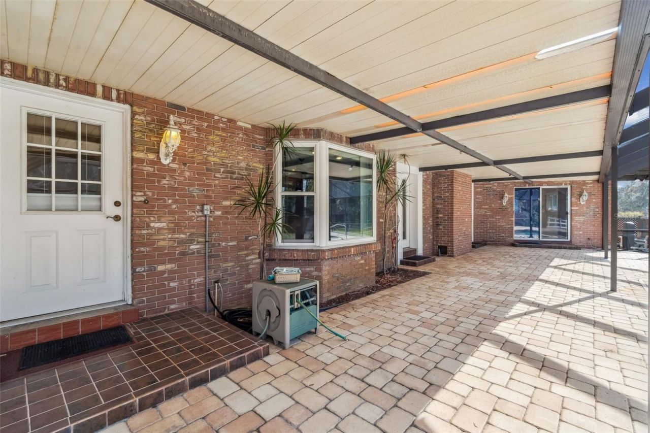 1900 Capri Road, Valrico, FL 33594 Photo