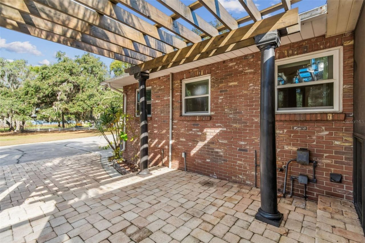 1900 Capri Road, Valrico, FL 33594 Photo