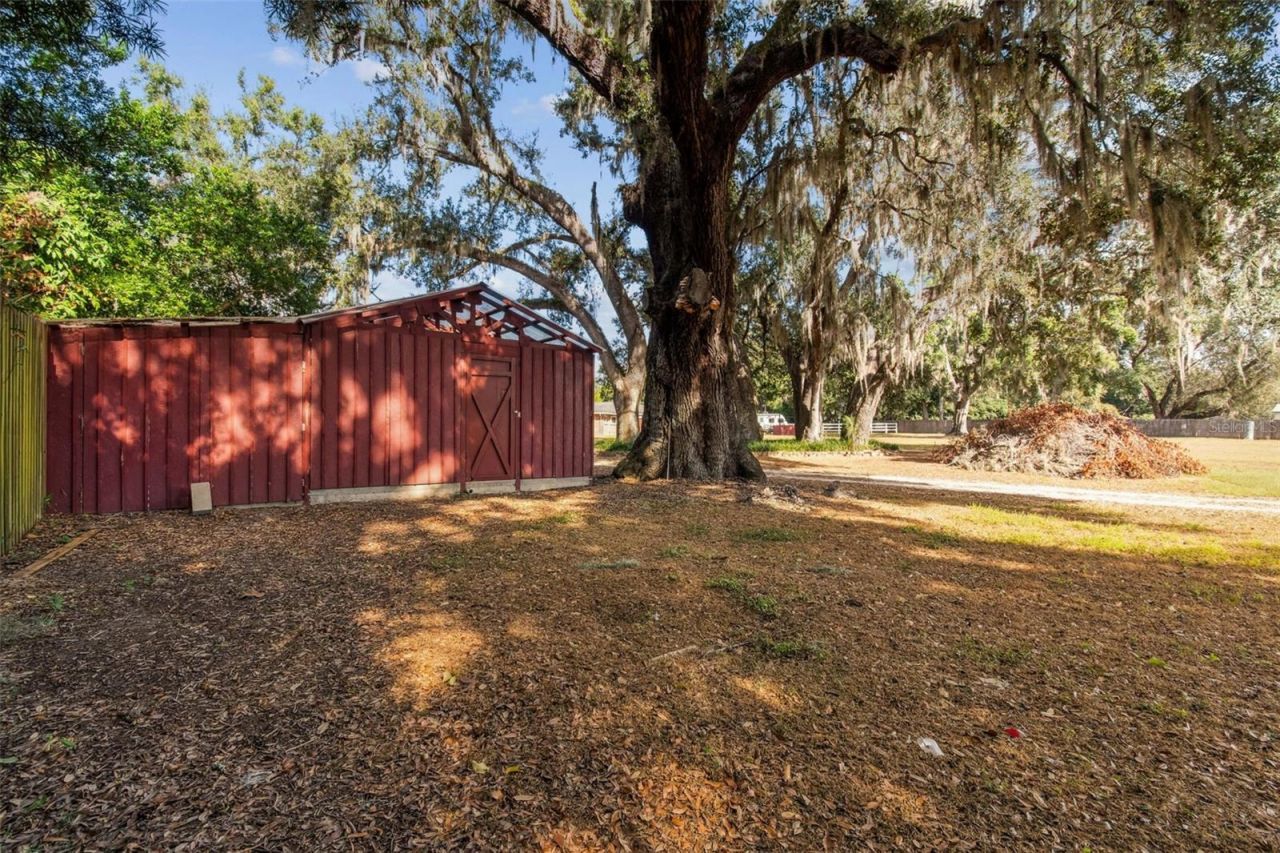 1900 Capri Road, Valrico, FL 33594 Photo