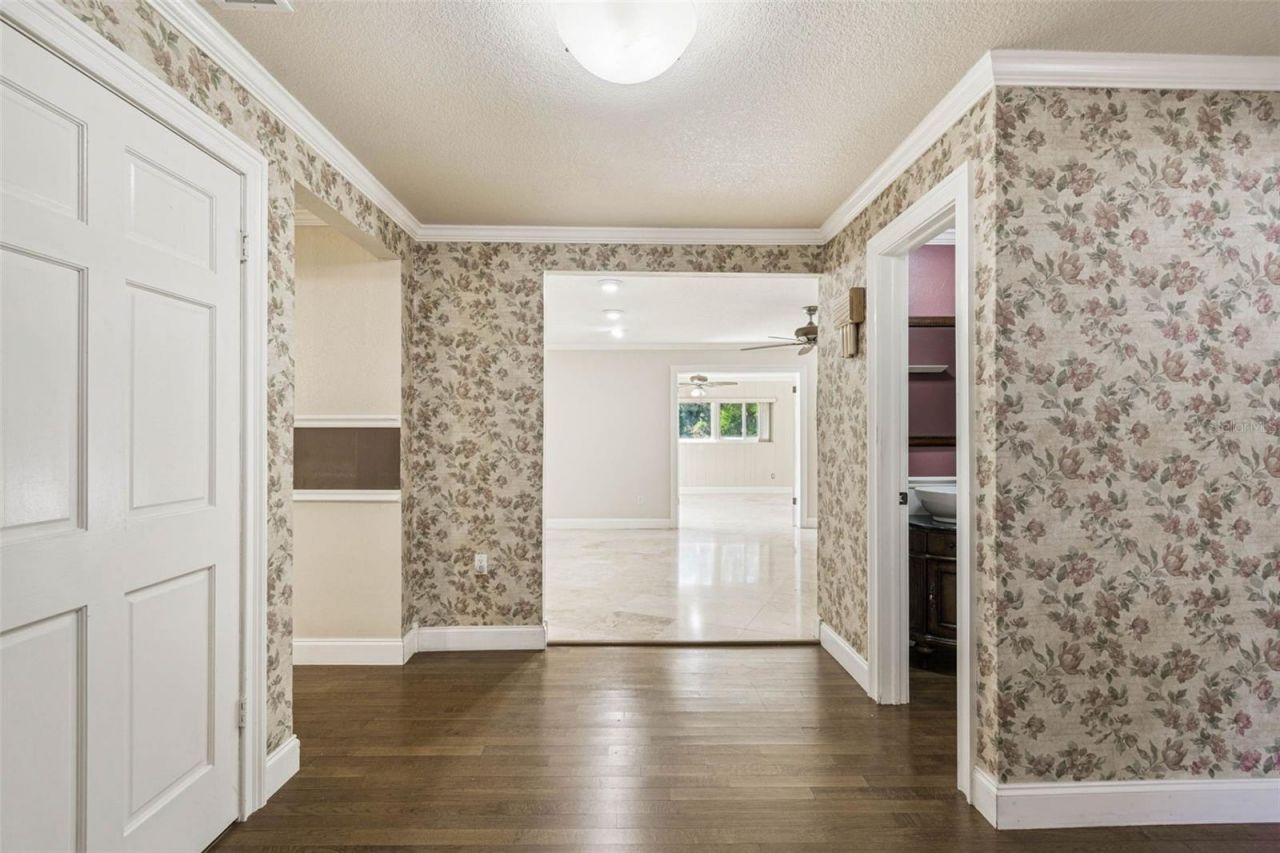 1900 Capri Road, Valrico, FL 33594 Photo