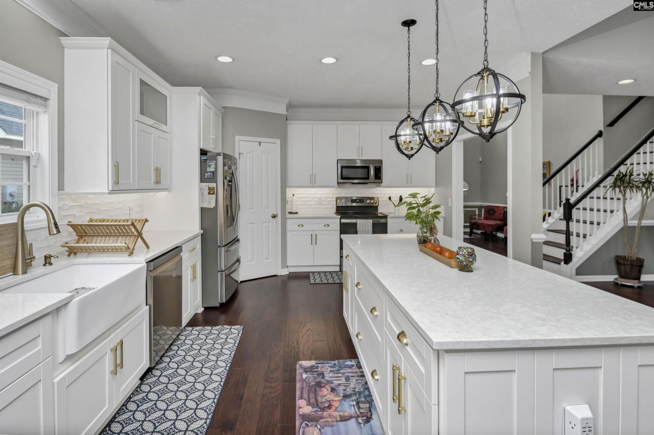 225 Castlebury Drive Photo 12