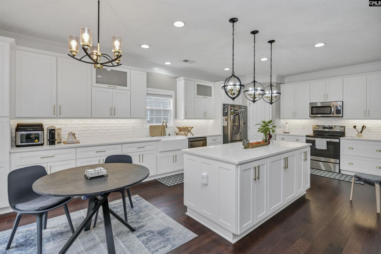 225 Castlebury Drive Photo 13