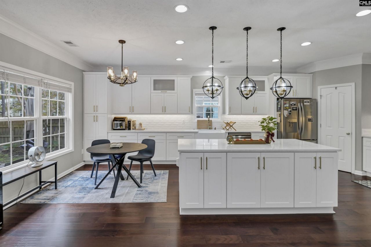 225 Castlebury Drive Photo 14