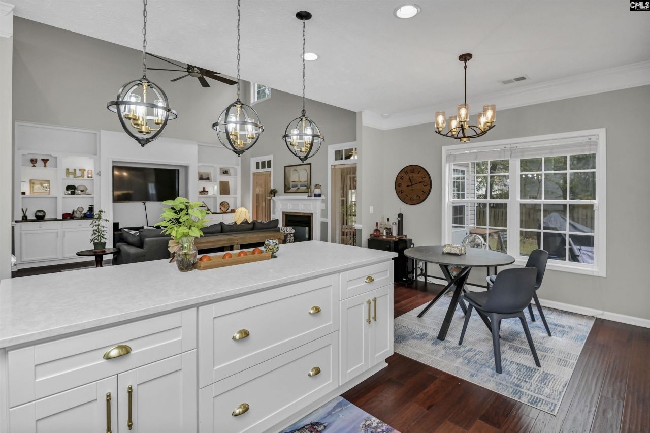 225 Castlebury Drive Photo 16