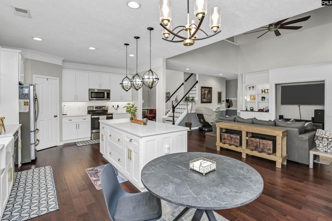 225 Castlebury Drive Photo 17