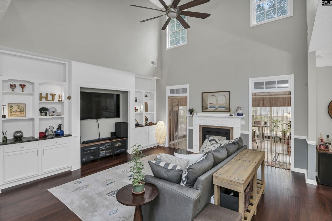 225 Castlebury Drive Photo 18