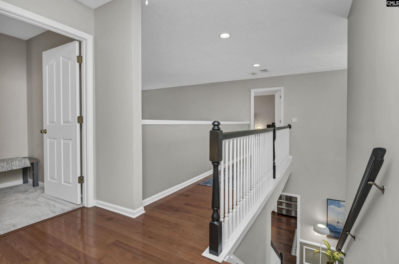 225 Castlebury Drive Photo 31