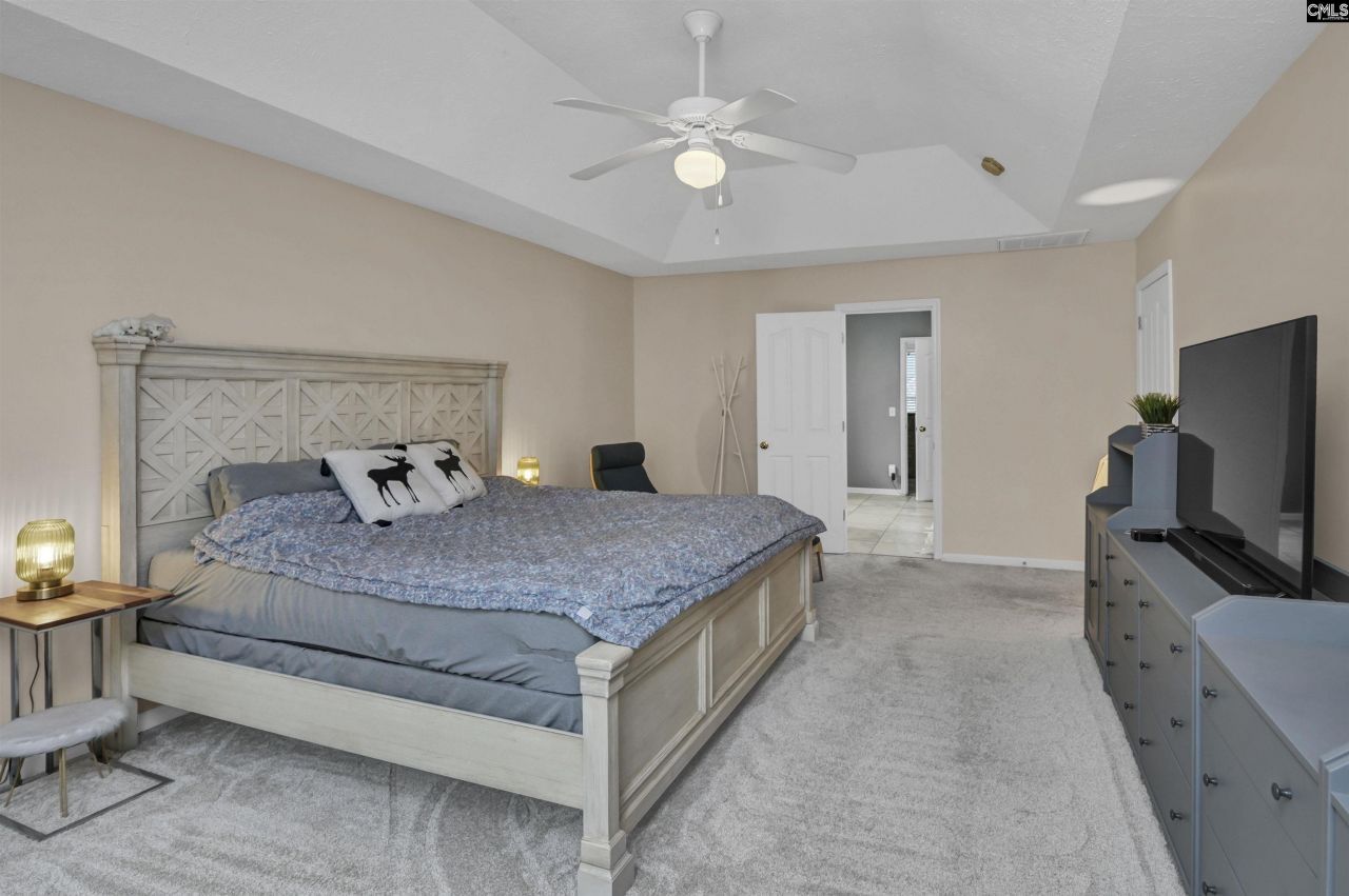 225 Castlebury Drive Photo 35