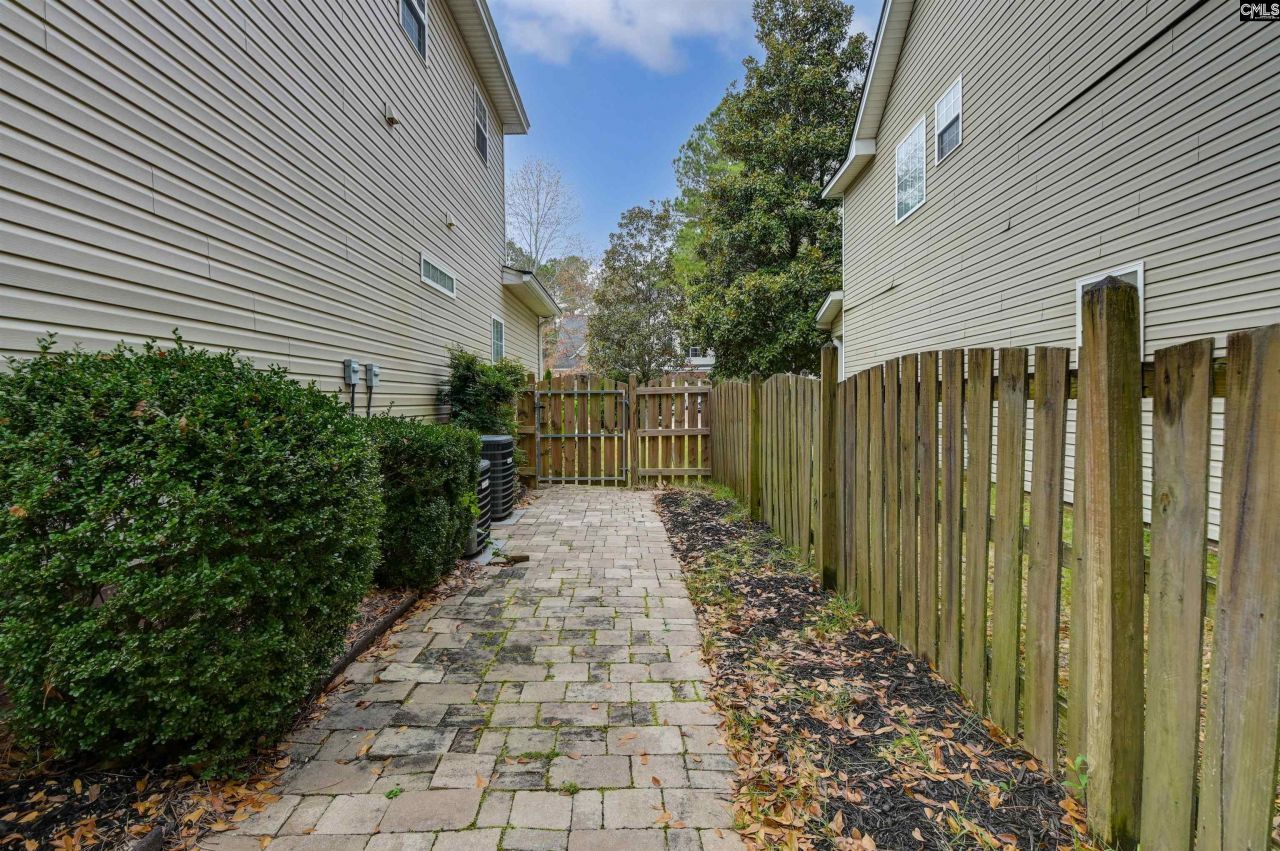 225 Castlebury Drive Photo 53