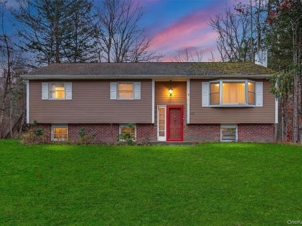 12 Robert Drive, Hyde Park, NY 12538