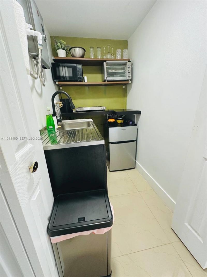 1464 NE 28th St, Pompano Beach, FL 33064 Photo