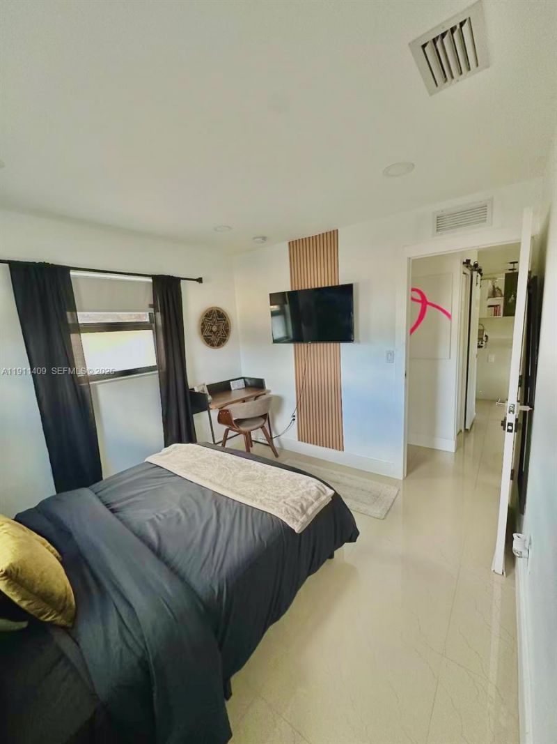 1464 NE 28th St, Pompano Beach, FL 33064 Photo