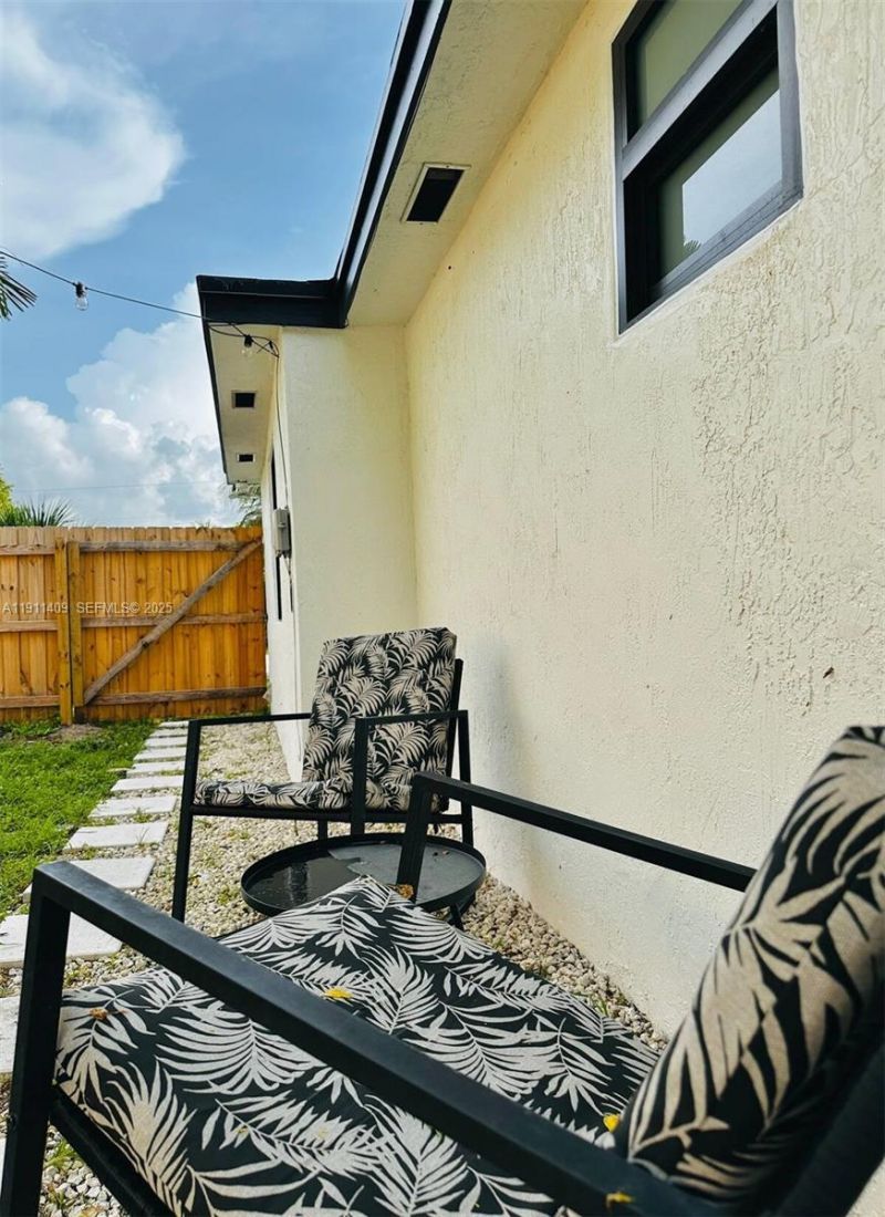 1464 NE 28th St, Pompano Beach, FL 33064 Photo