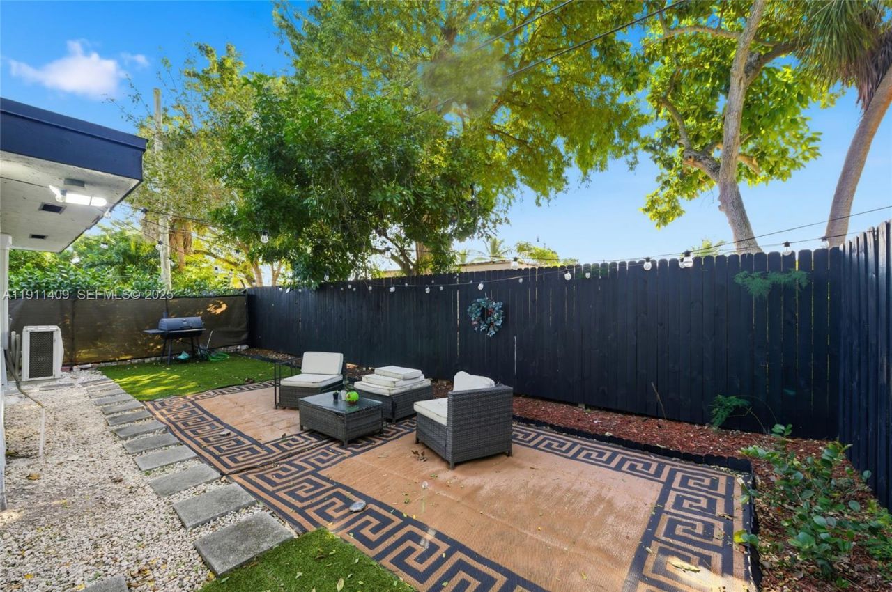 1464 NE 28th St, Pompano Beach, FL 33064 Photo