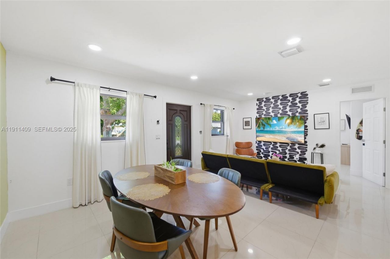 1464 NE 28th St, Pompano Beach, FL 33064 Photo