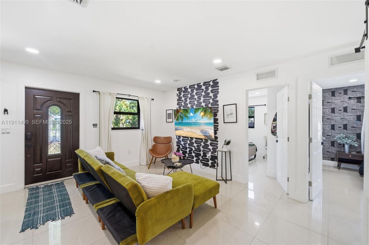 1464 NE 28th St, Pompano Beach, FL 33064 Photo