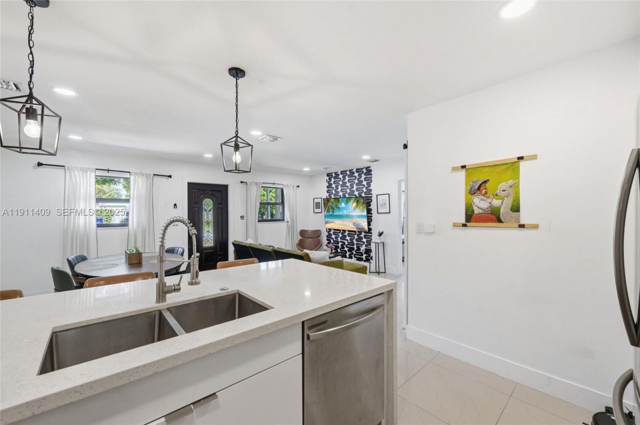 1464 NE 28th St, Pompano Beach, FL 33064 Photo