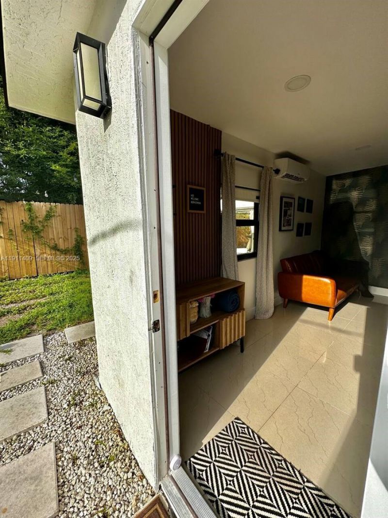 1464 NE 28th St, Pompano Beach, FL 33064 Photo