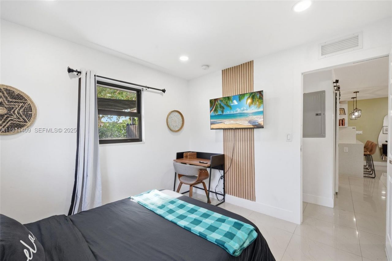 1464 NE 28th St, Pompano Beach, FL 33064 Photo