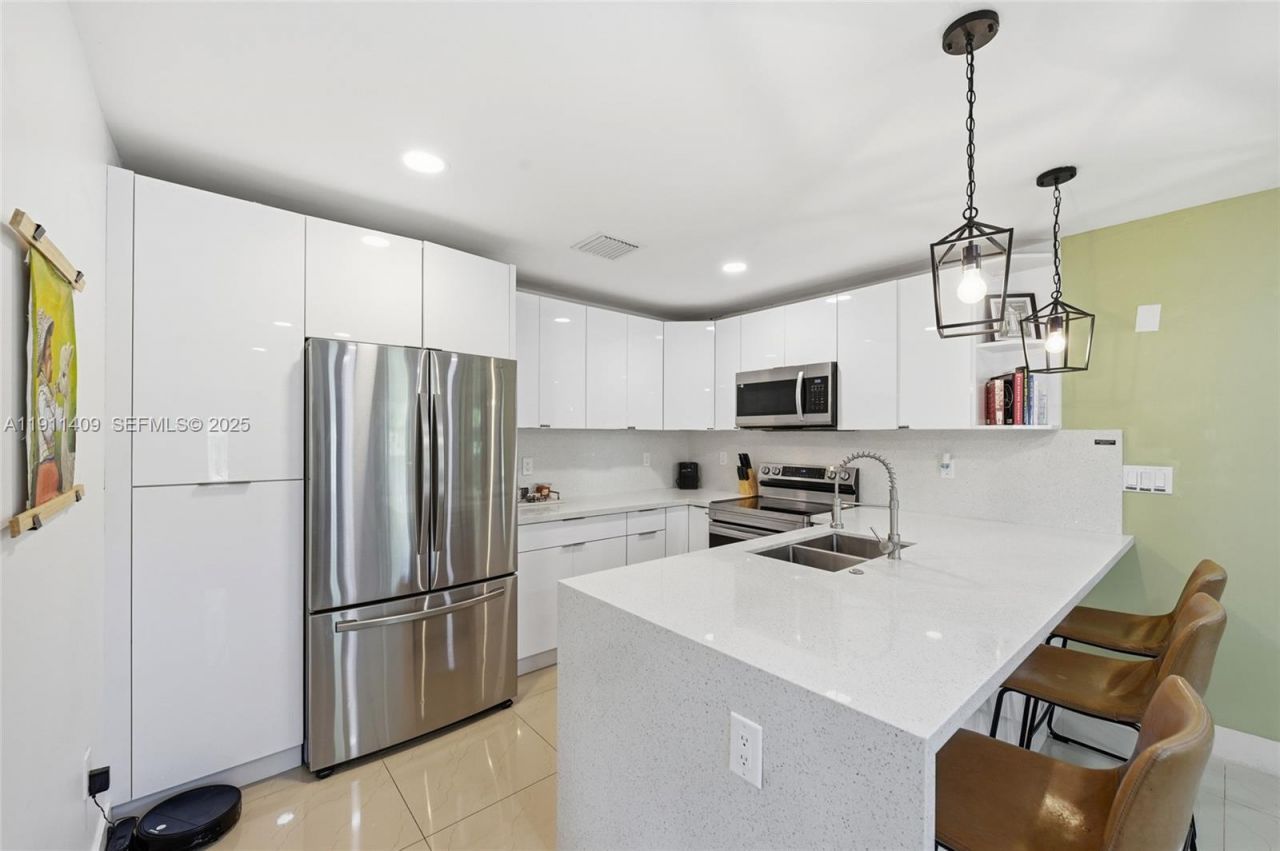 1464 NE 28th St, Pompano Beach, FL 33064 Photo