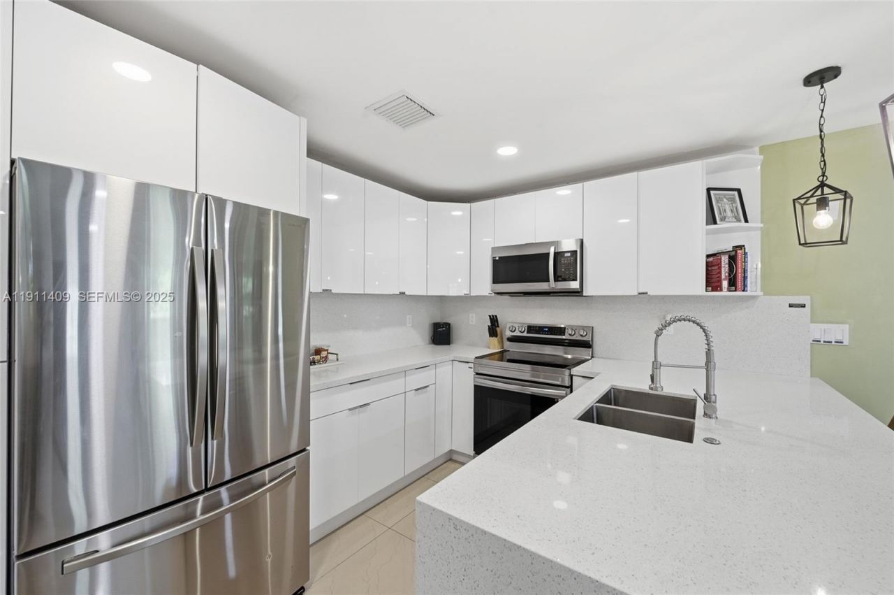 1464 NE 28th St, Pompano Beach, FL 33064 Photo