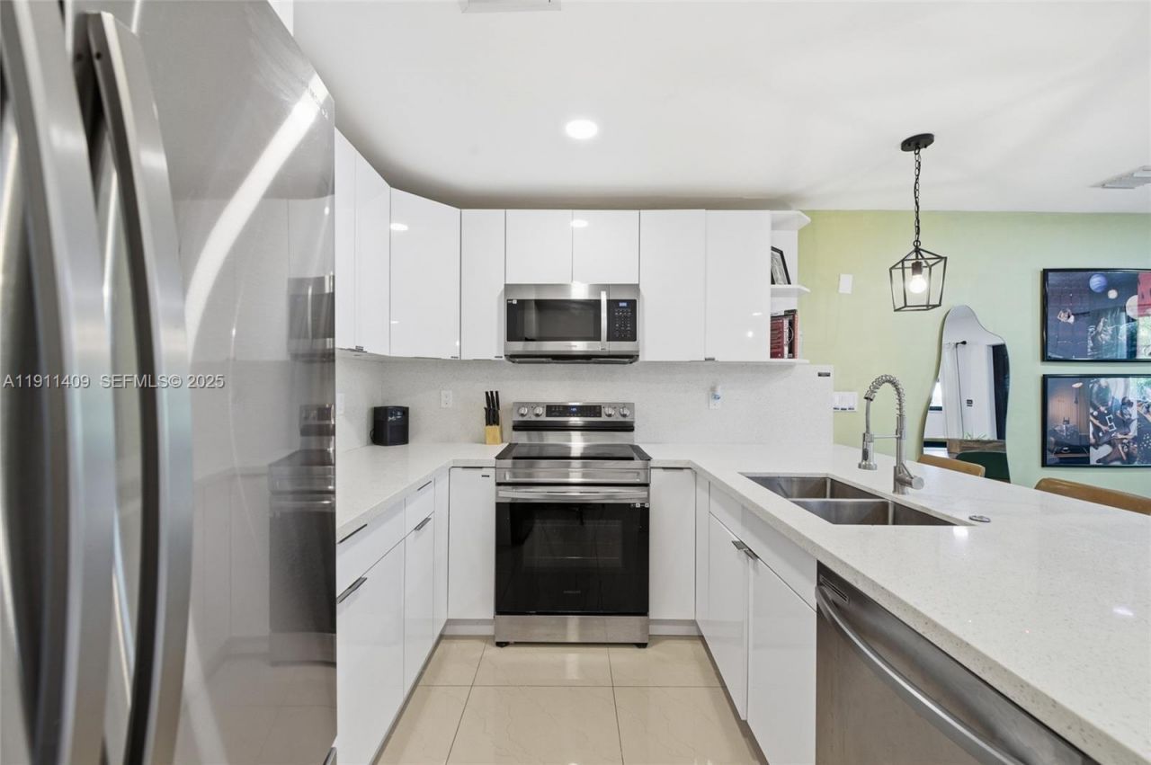 1464 NE 28th St, Pompano Beach, FL 33064 Photo