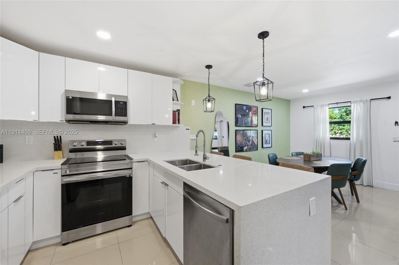 1464 NE 28th St, Pompano Beach, FL 33064 Photo