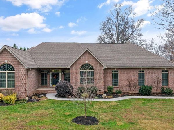 1826 Peppertree Drive, Alcoa, TN 37701