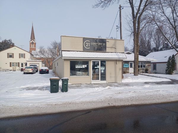 26 Main Street E, Richmond, MN 56368