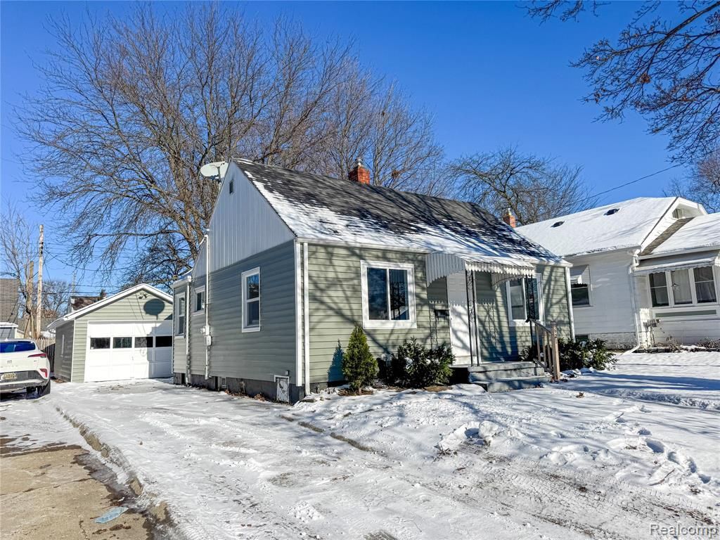 621 Lochhead Avenue, Flint, MI 48507 Main Photo