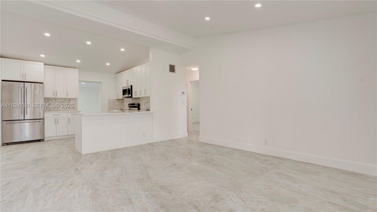 1035 NW 11th Ct, Fort Lauderdale, FL 33311 Photo