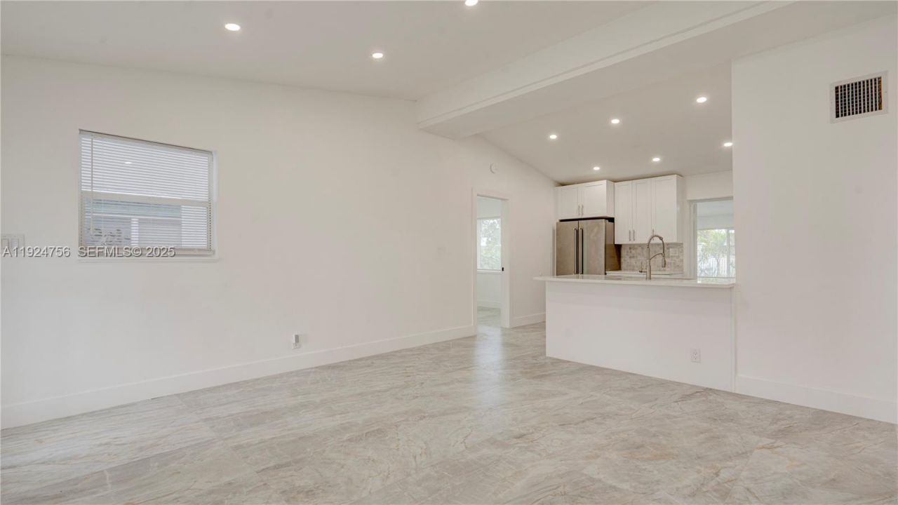 1035 NW 11th Ct, Fort Lauderdale, FL 33311 Photo