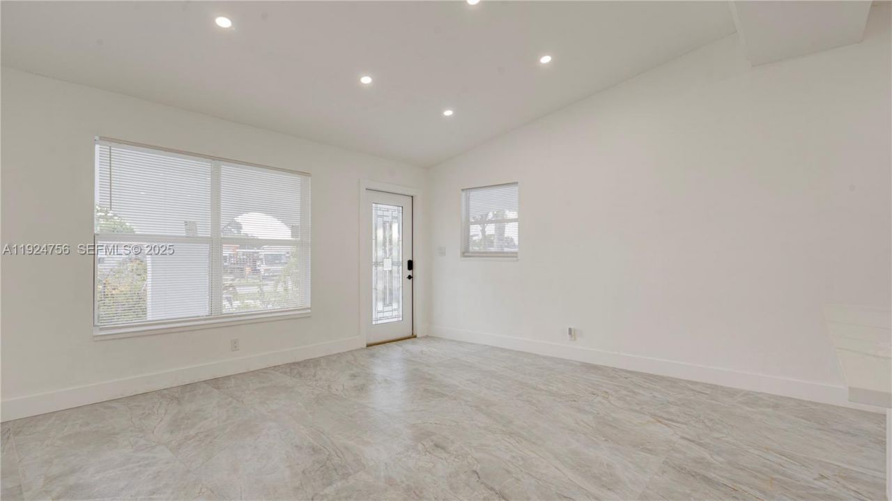 1035 NW 11th Ct, Fort Lauderdale, FL 33311 Photo