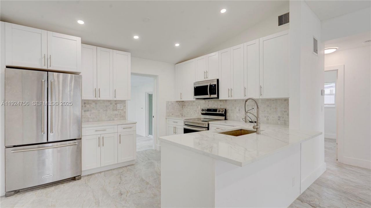 1035 NW 11th Ct, Fort Lauderdale, FL 33311 Photo