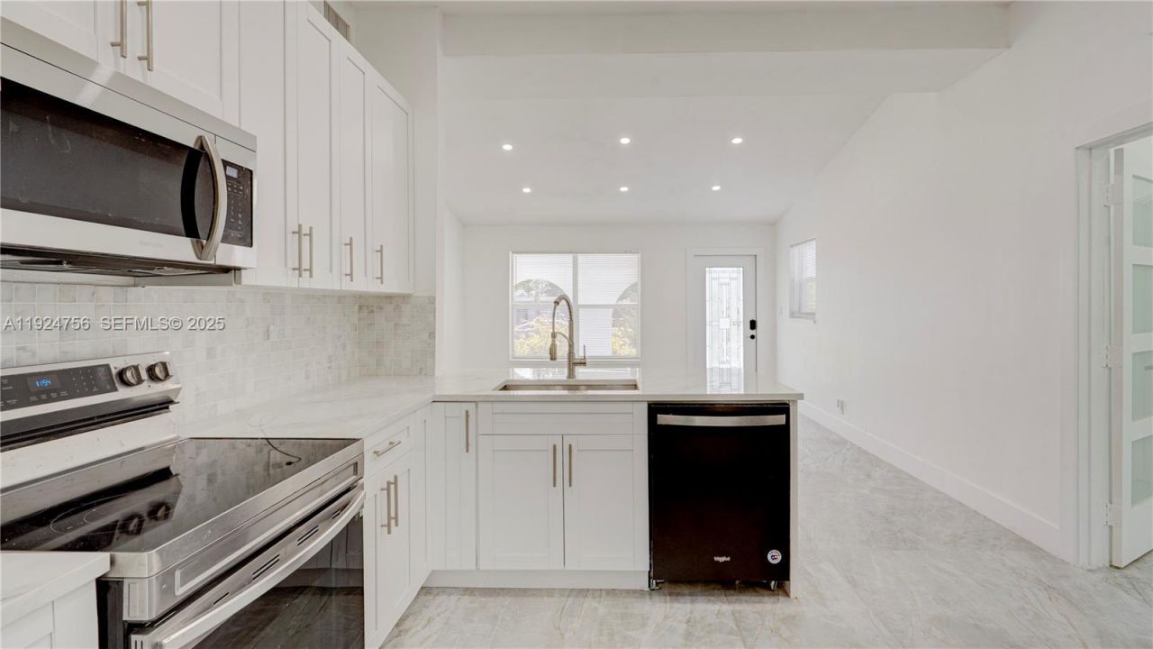 1035 NW 11th Ct, Fort Lauderdale, FL 33311 Photo