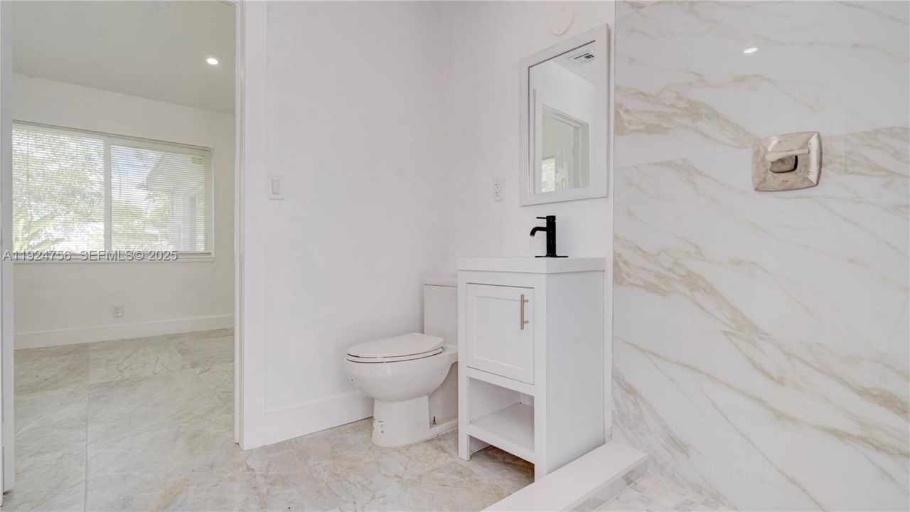 1035 NW 11th Ct, Fort Lauderdale, FL 33311 Photo