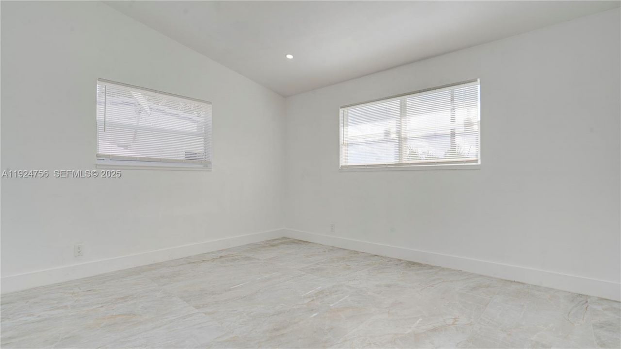 1035 NW 11th Ct, Fort Lauderdale, FL 33311 Photo