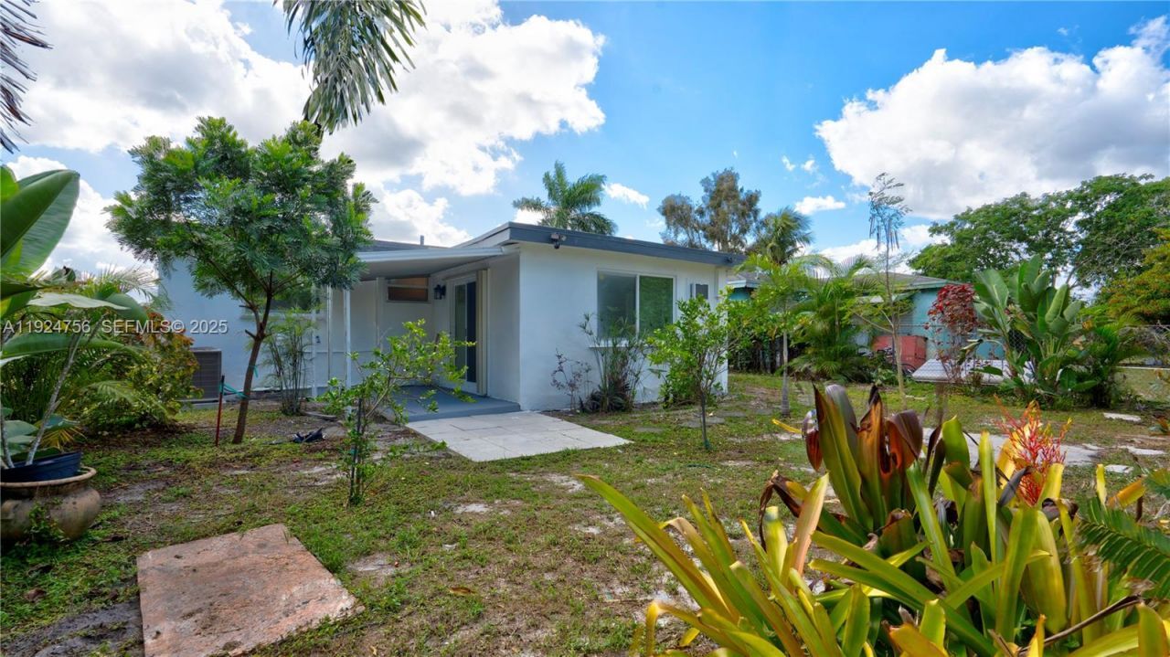 1035 NW 11th Ct, Fort Lauderdale, FL 33311 Photo