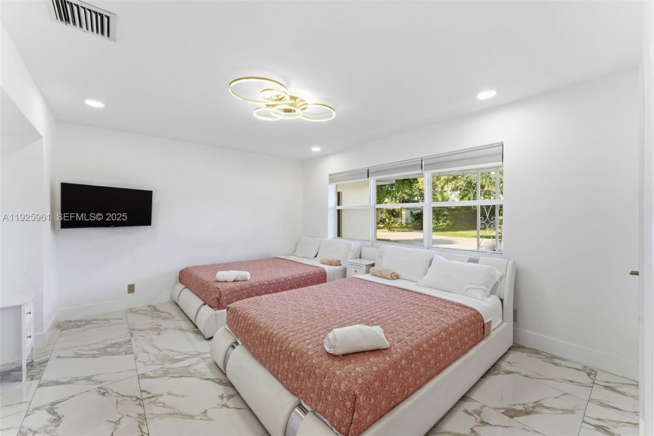 201 Calle Grande Dr, Unit 201, Hollywood, FL 33021 Photo