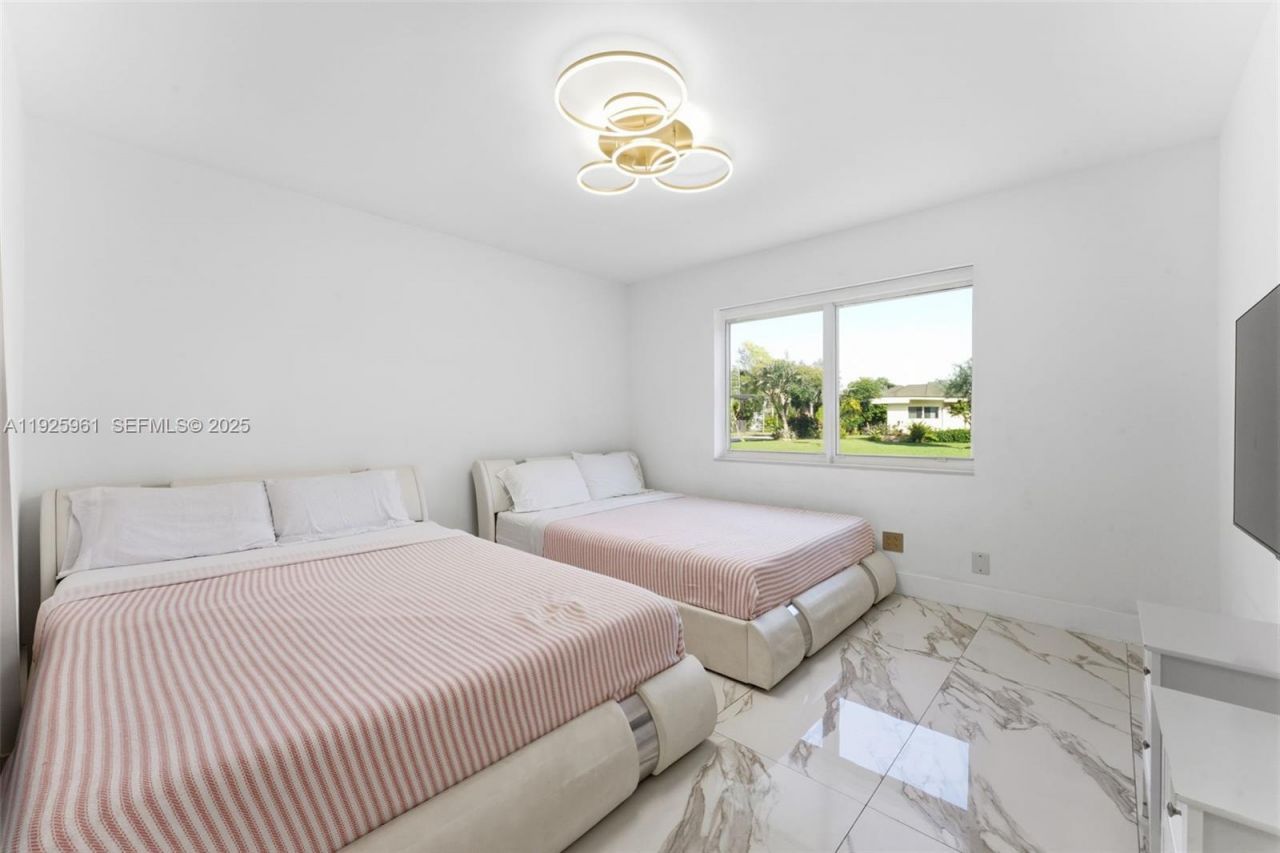 201 Calle Grande Dr, Unit 201, Hollywood, FL 33021 Photo