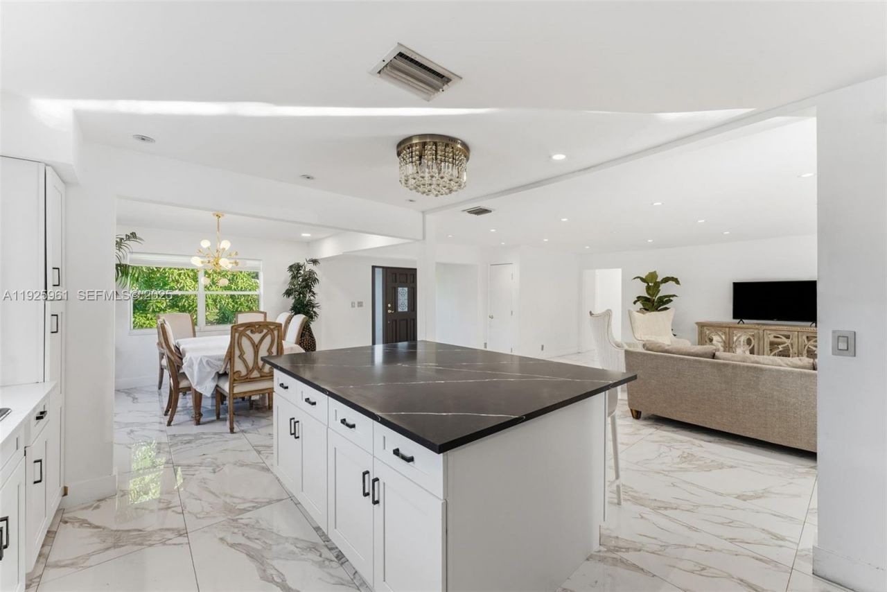 201 Calle Grande Dr, Unit 201, Hollywood, FL 33021 Photo