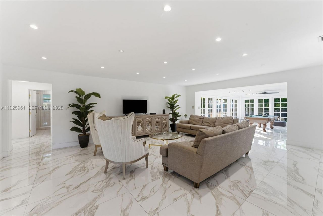 201 Calle Grande Dr, Unit 201, Hollywood, FL 33021 Photo