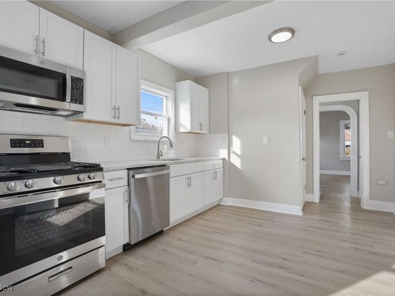 508 E Tallmadge Avenue, Akron, OH 44310 Photo 10