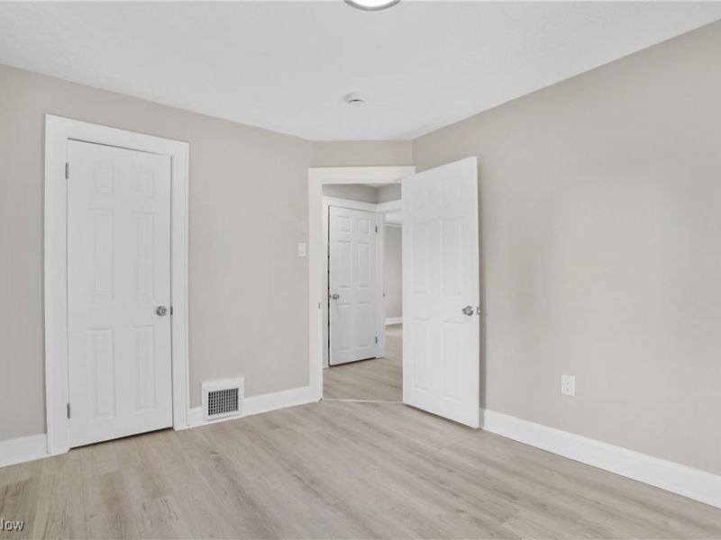 508 E Tallmadge Avenue, Akron, OH 44310 Photo 16