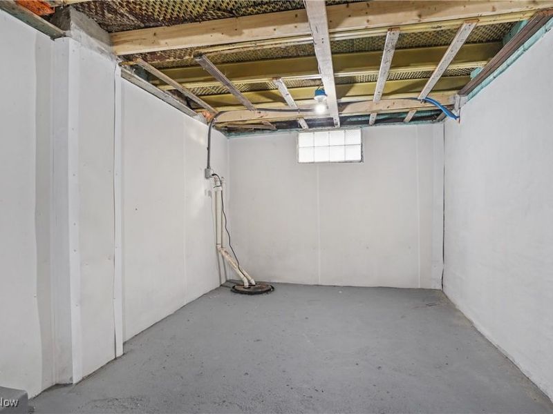 508 E Tallmadge Avenue, Akron, OH 44310 Photo 21