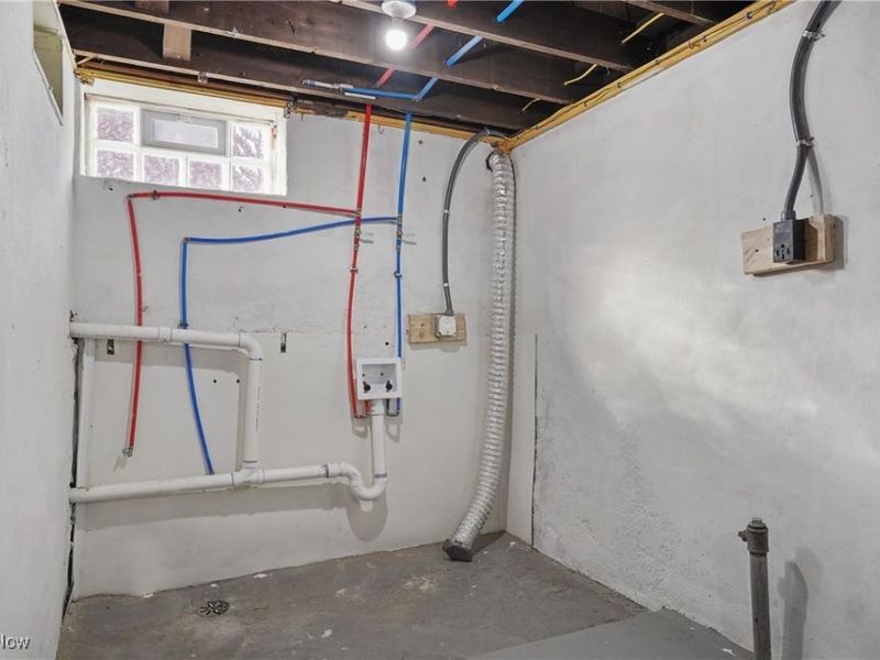 508 E Tallmadge Avenue, Akron, OH 44310 Photo 23