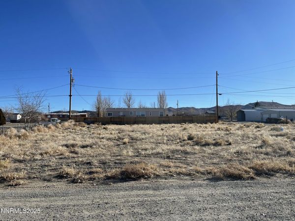 38 Buffalo Lane, Yerington, NV 89447