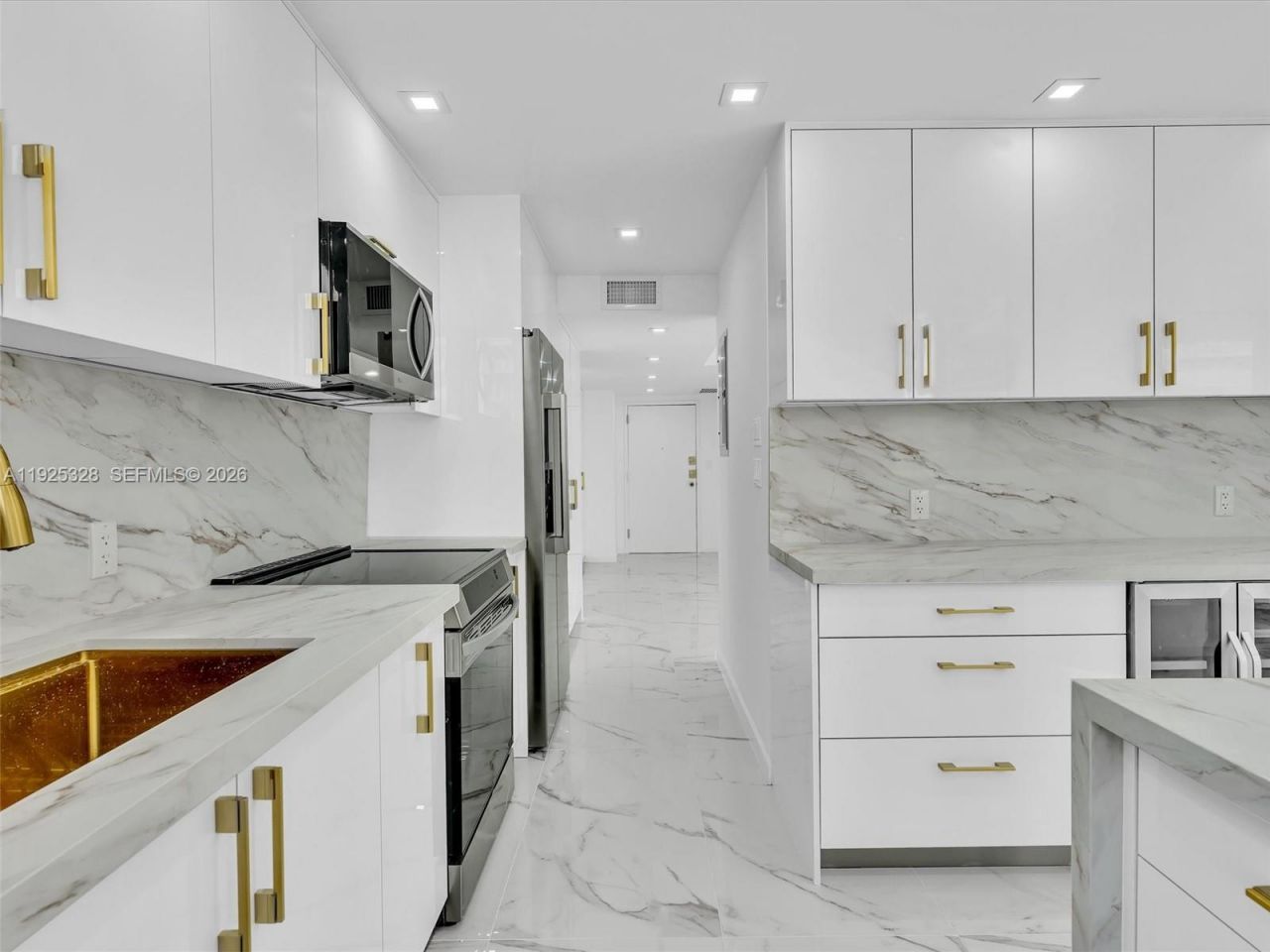 230 174th St, Unit 712, Sunny Isles Beach, FL 33160 Photo