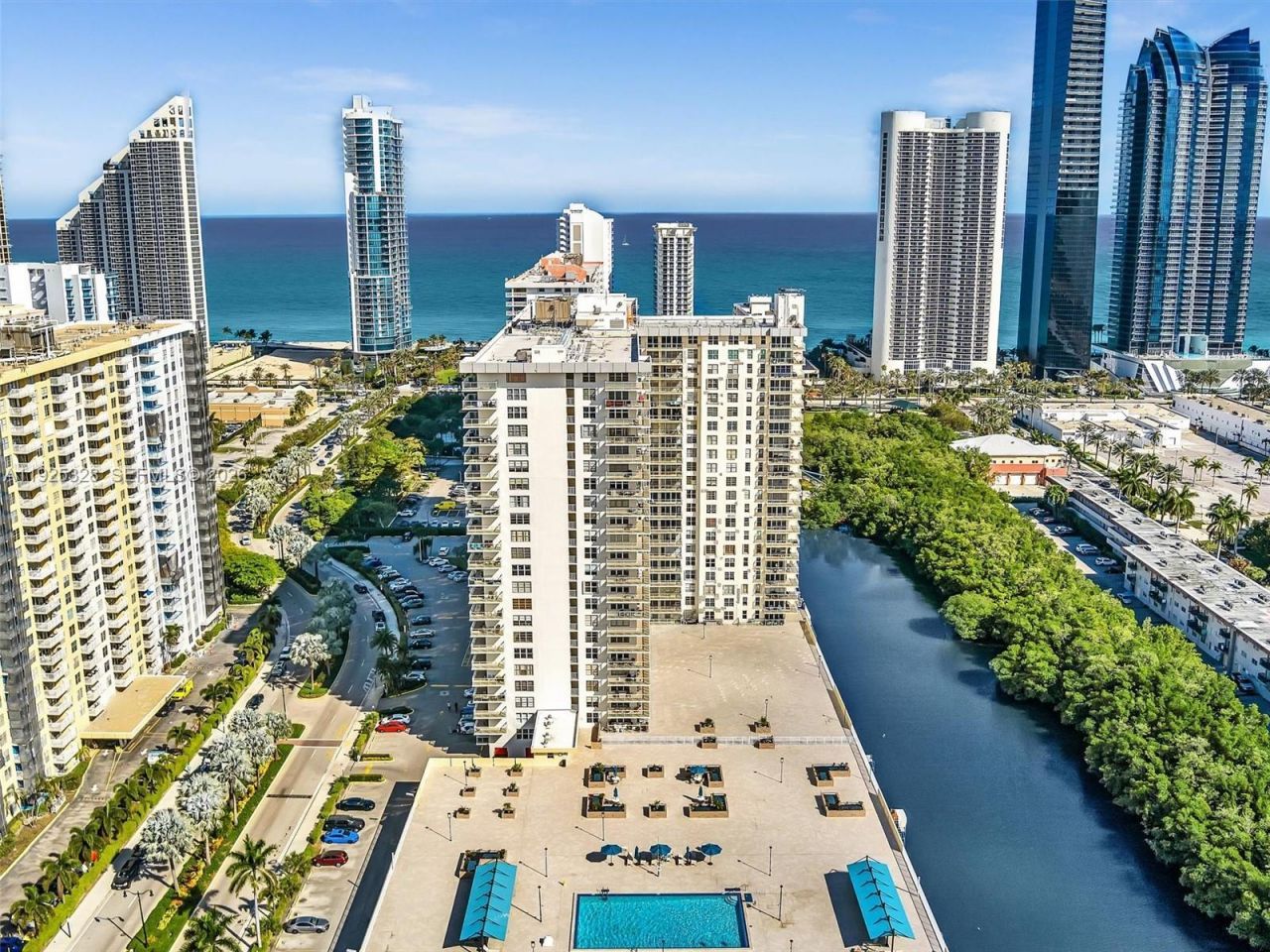 230 174th St, Unit 712, Sunny Isles Beach, FL 33160 Photo