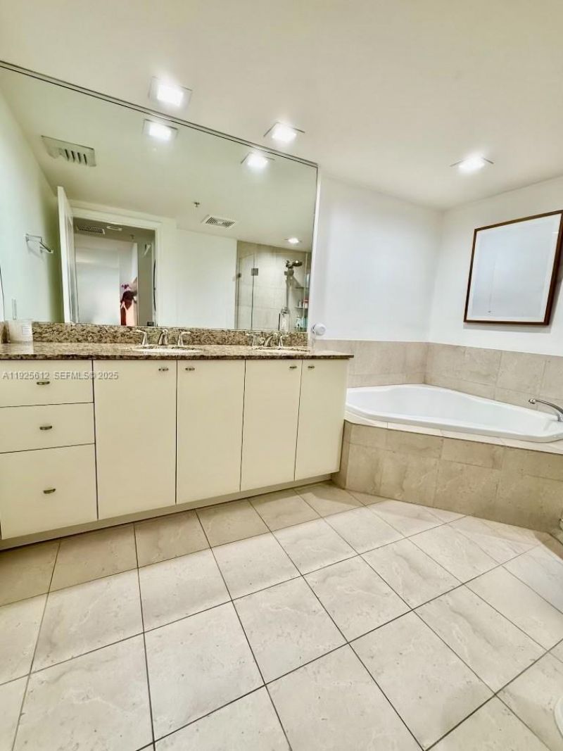 610 W Las Olas Blvd, Unit 1220N, Fort Lauderdale, FL 33312 Photo